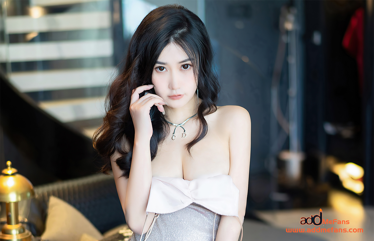 [xiuren秀人网] 2022.09.29 VOL.5659 laura阿姣 性感写真 [51P 498M]