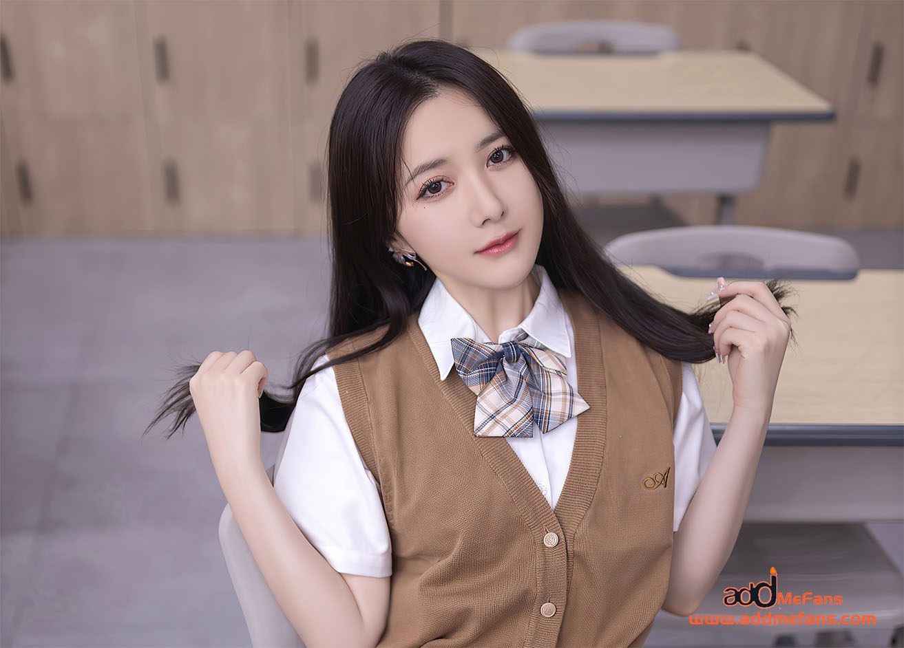 [xiuren秀人网] VOL.5673 鱼子酱Fish 教室回忆录主题拍摄 [73P 572M]