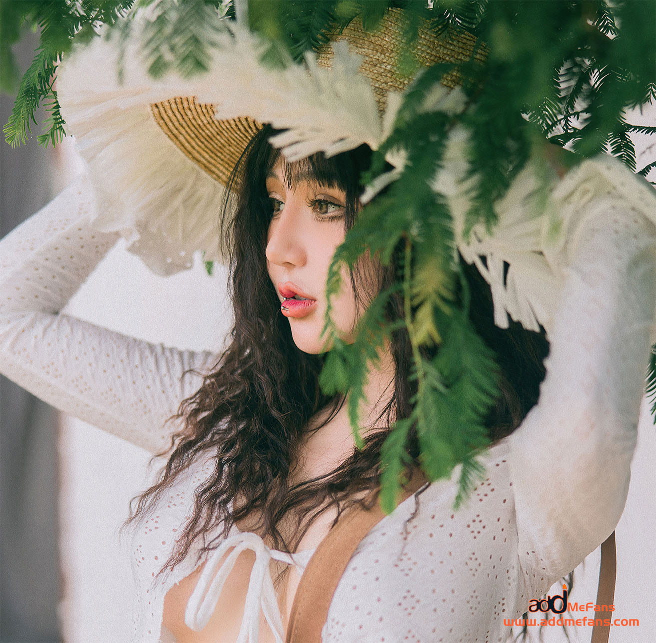 [xiuren秀人网] VOL.5683 文静儿 性感写真 [74P 692M]