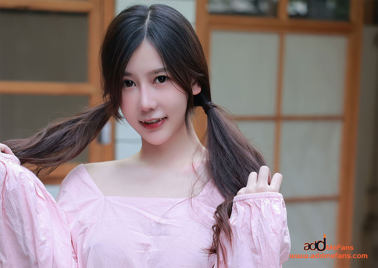 [xiuren秀人网] VOL.5697 尹甜甜 美腿厨娘 [52P 429M]