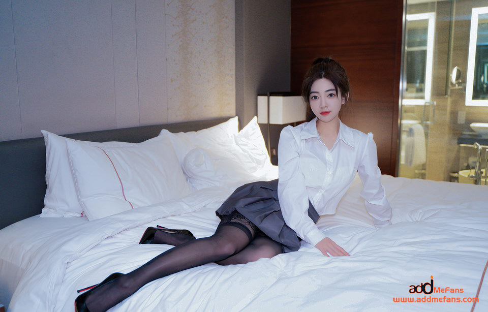 [XIUREN秀人网]2023.03.21 VOL.6444 星子柒kiki[60+1P901M]