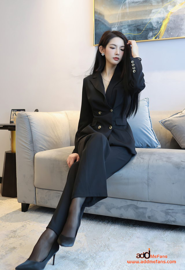 [XIUREN秀人网]2023.04.14 VOL.6576 乔一一[83+1P716M]