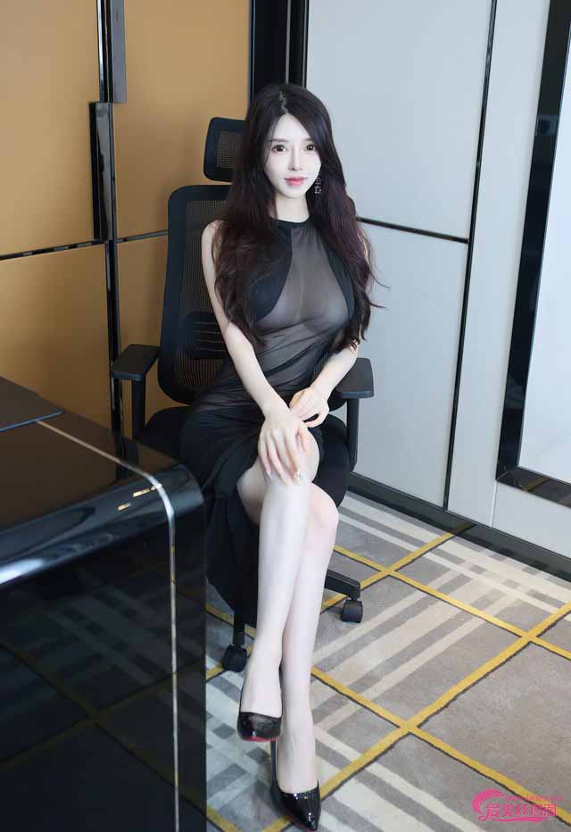 [XIUREN秀人网]2023.06.19 VOL.6937 玉兔miki[81+1P718M]