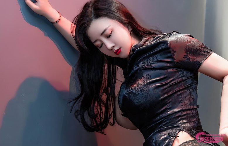 [XIUREN秀人网]2023.06.29 VOL.6996 王婉悠Queen[75+1P685M]