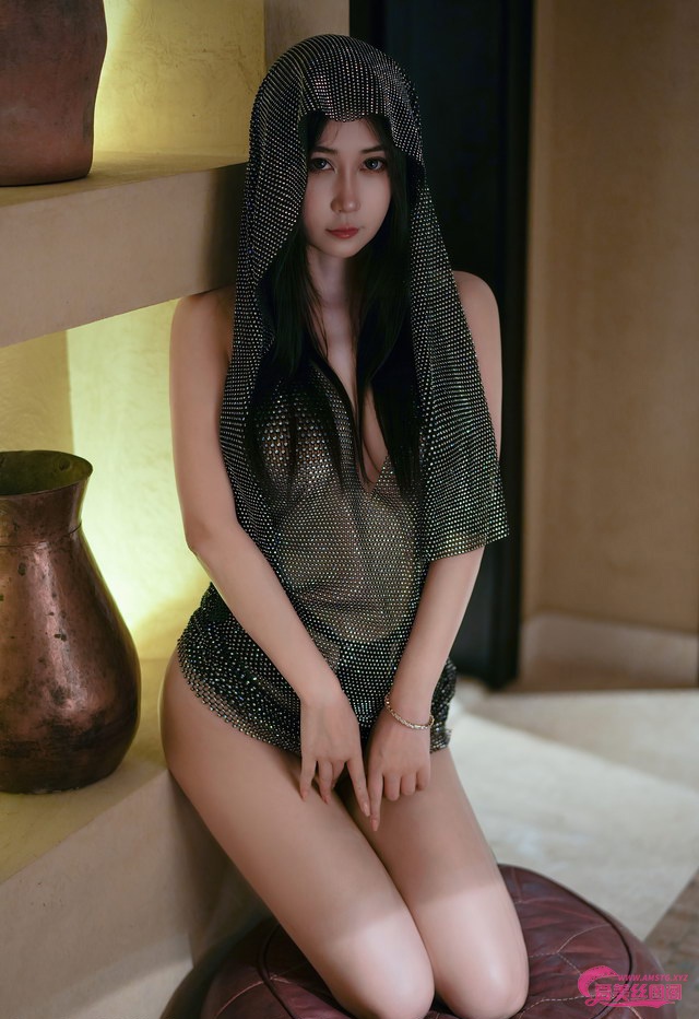 [XIUREN秀人网]2023.06.30 VOL.7003 laura阿姣[70+1P669M]