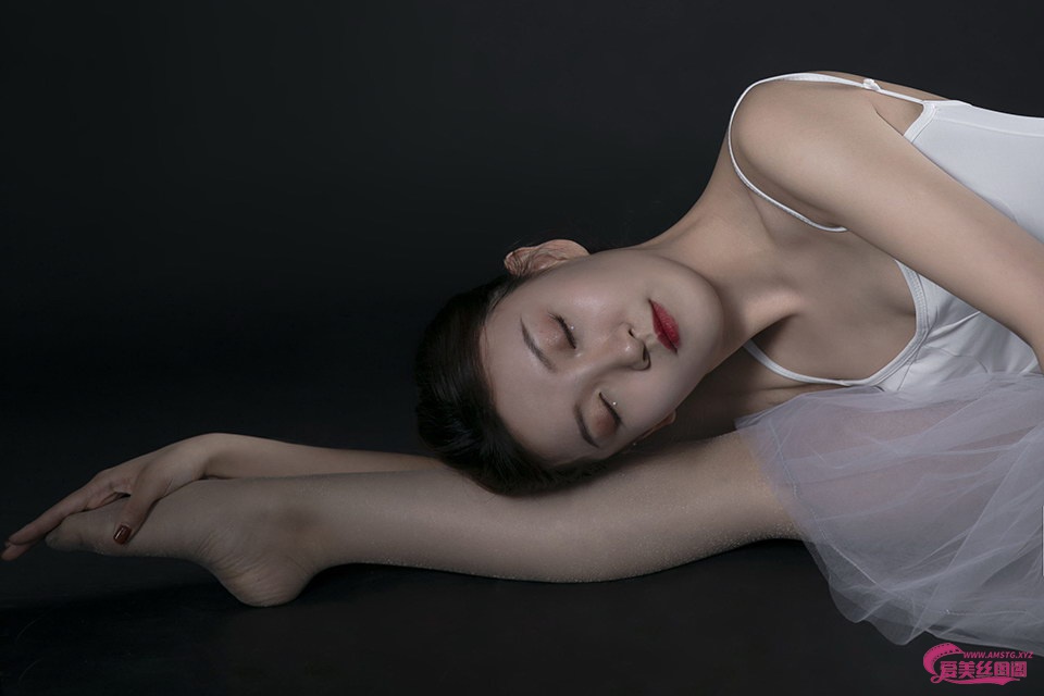 [SHENSHI绅士]丝足写真 SS175 新人[42P34MB]