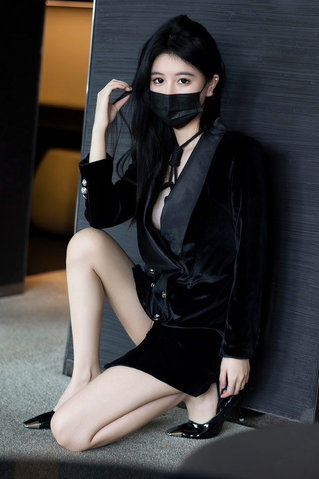 [XIUREN秀人网]2023.07.21 VOL.7121 幼幼 性感写真[84+1P749M]