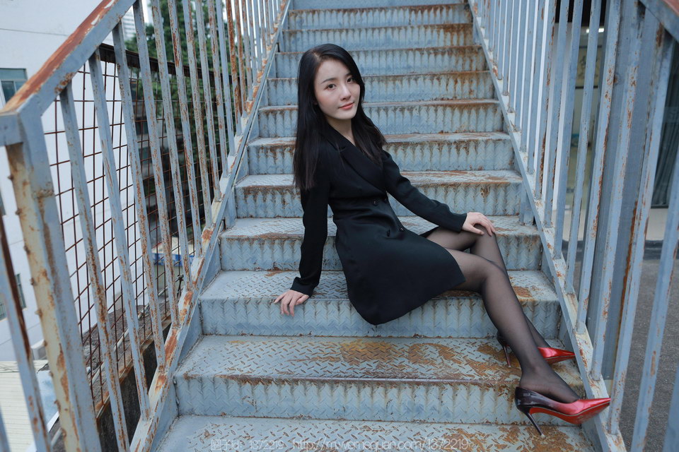 [IESS异思趣向]2023.04.18 丝享家 NO.1425 婉萍[85P96M]