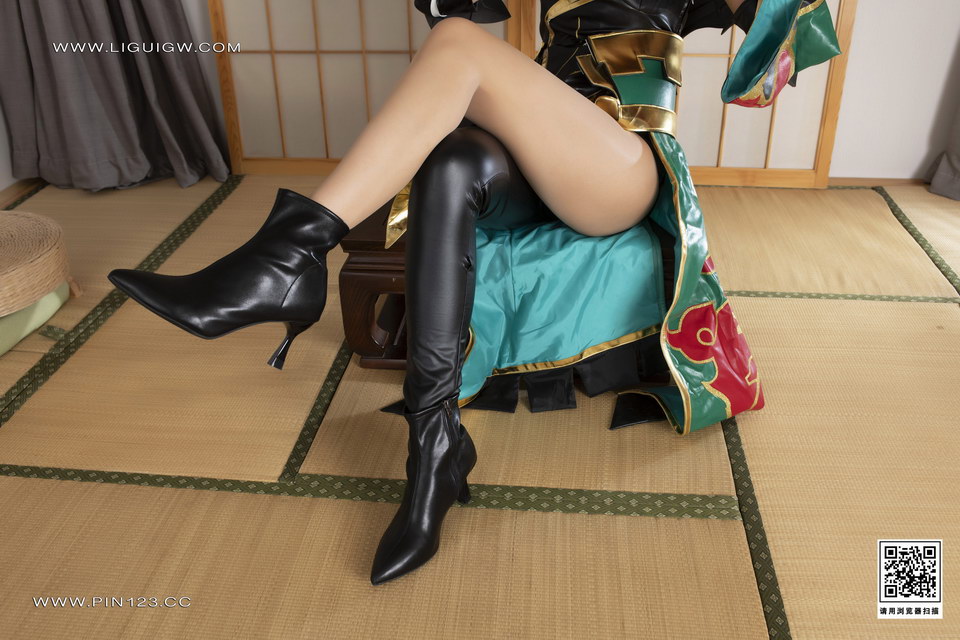 [Ligui丽柜丝足写真]2023.11.17 轩轩 阶下木兰[51+1P41M]