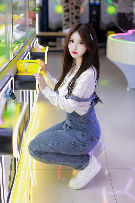 [XIUREN秀人网]2024.02.07 VOL.8087 小薯条nienie[82P774M]