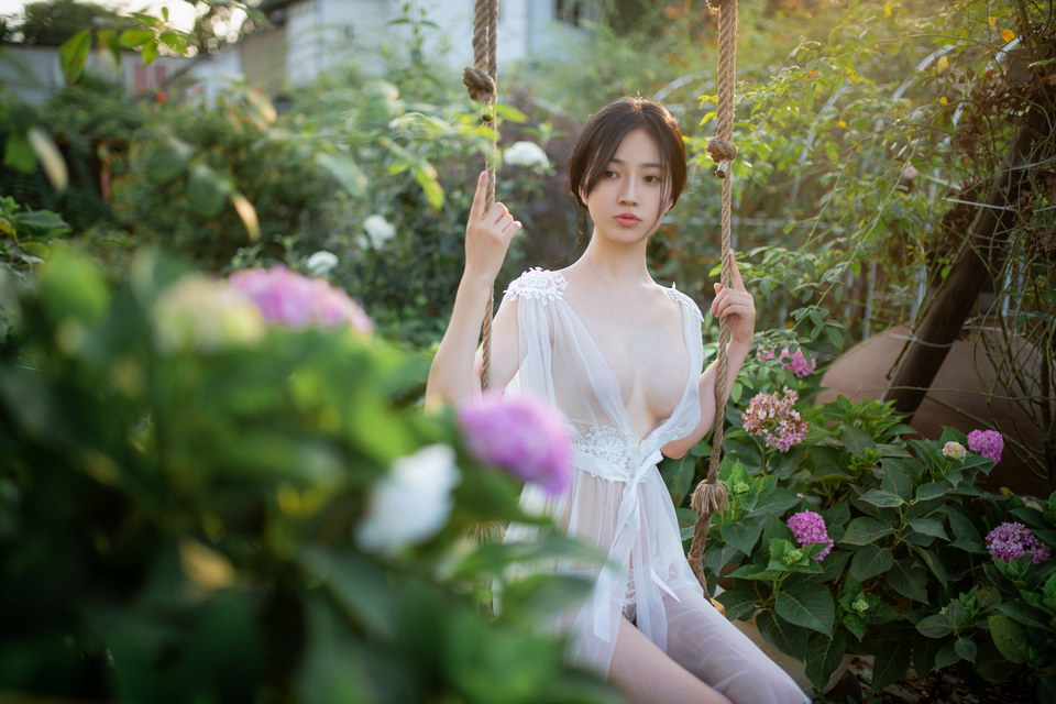 年年nnian 神明之女[40P232M]