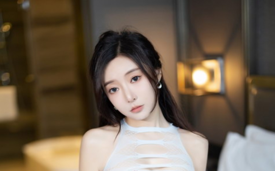 王馨瑶yanni 性感淡蓝色网纱情趣服饰视频[V622M]