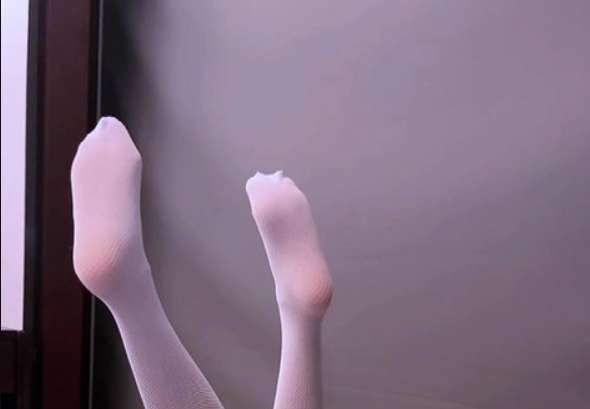 [秀人视频|美女模特@杨晨晨Yome 高跟白丝诱惑[V1.7G]