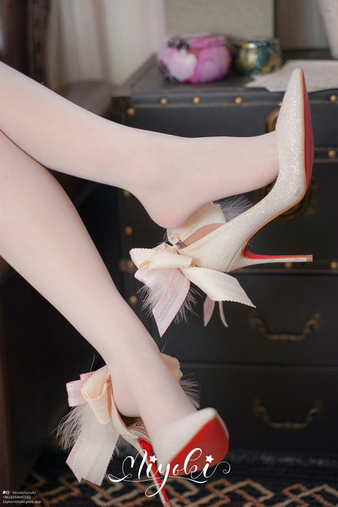 铃木美咲 日轮之花·胡桃 套图+HD视频[20P+1V285MB]