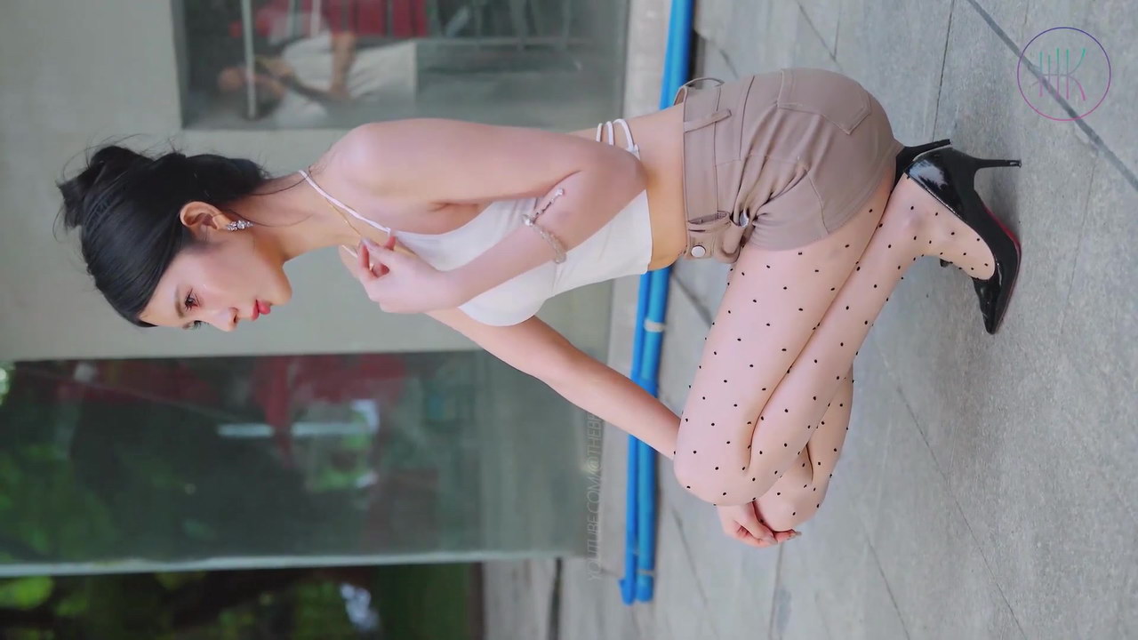 [模拍视频]2024弙州展会车模 緒紅美女 HD视频[V436M]