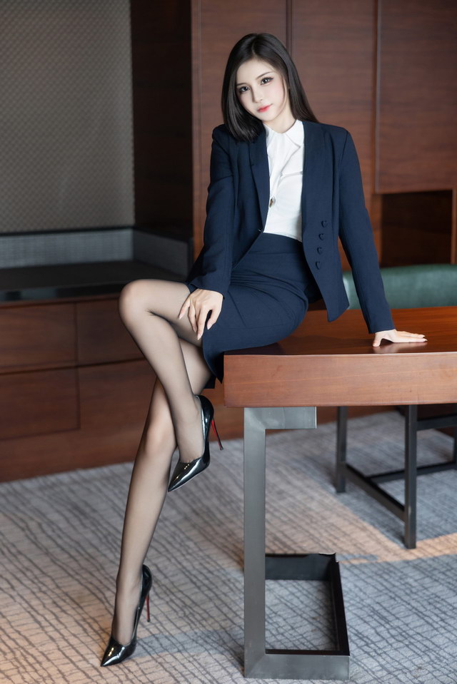 [秀人视频]秀人模特小蛮妖Yummy波巧酱另类教学 套图+HD视频[2V116P1600M]